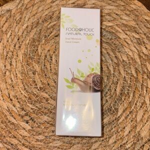 FoodAholic Natural Touch Snail Moisturizer Hand Cream *NEW*